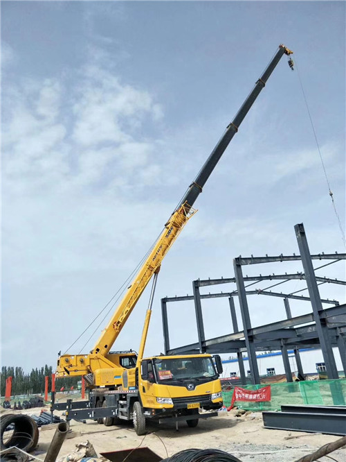 简阳市超高层建筑钢结构吊装案例